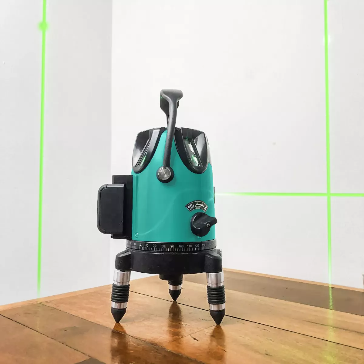 Nível Laser Arita 05 Linhas Luz Verde Recarregável Auto Nivelamento Com Tripé